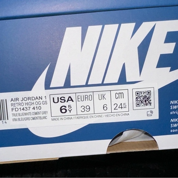 AIR JORDAN 1
RETRO HIGH OG
FD1437 410 TRUE BLUEWHITE-CEMENT GREY VRAI BLEU/GRIS - Picture 9 of 12